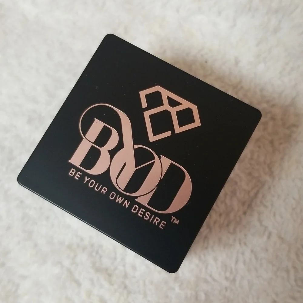 4/25 bundle item. BYOD Desire Magic Loose Powder in Translucent